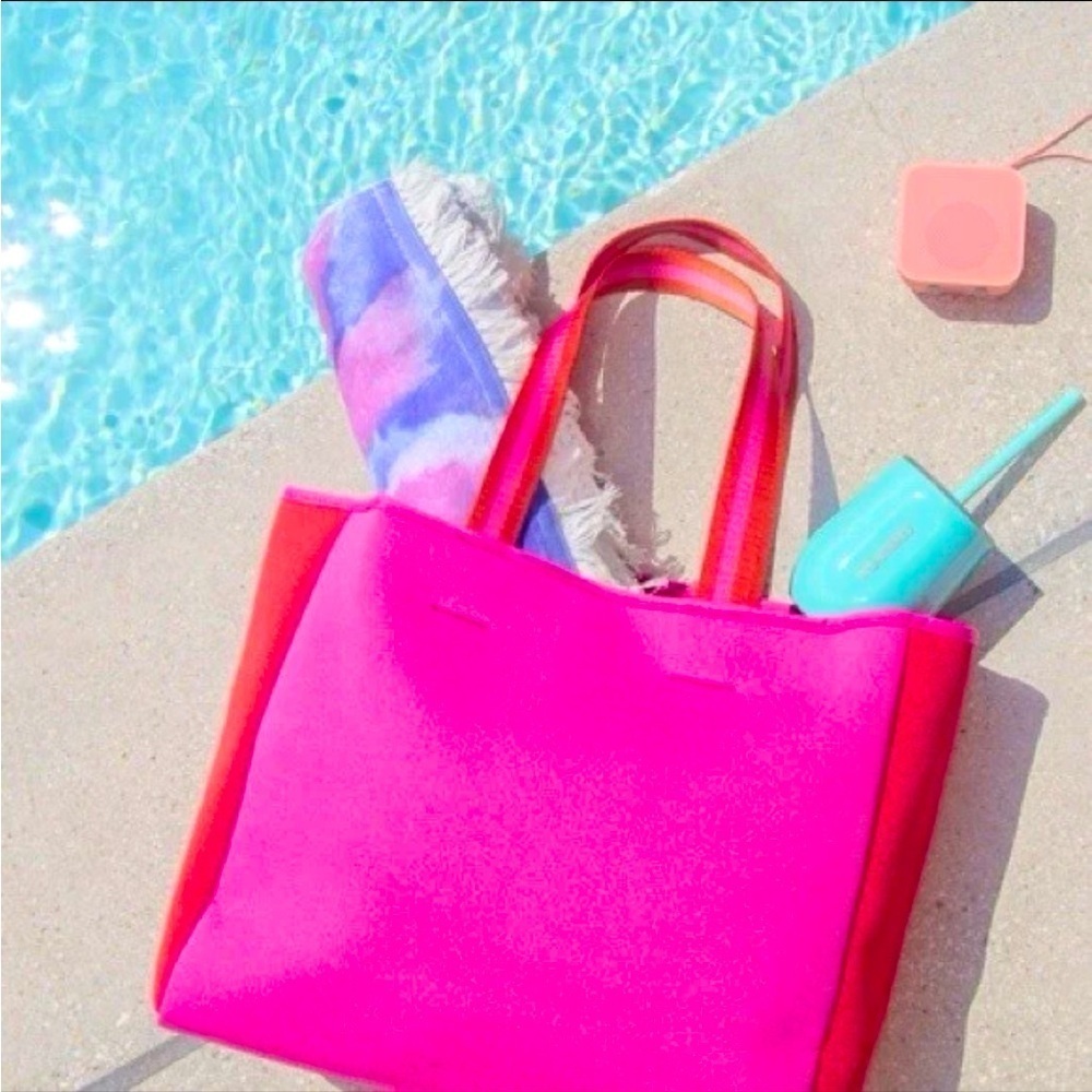 NWT SUMMERSALT Beach Tote Hand Bag Neoprene Red Pink/Rough Rose Color